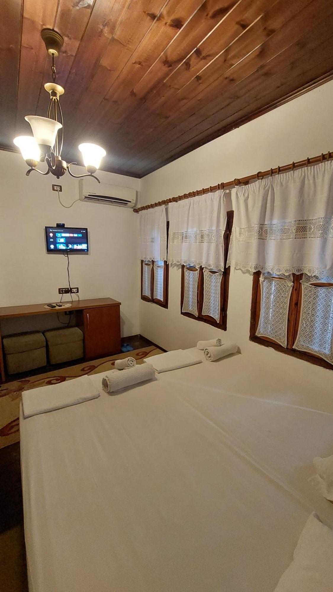 Hava Baci Apartment Berat Exterior photo